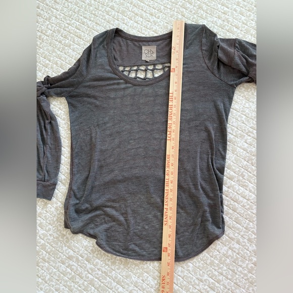 Chaser Grid Cage Back Knot Long Sleeve Tee | Acid Wash Gray | Y2K Vintage | M - Picture 12 of 16